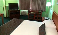 Palms Motel Room - King Room with Jacuzzi Amenities 3